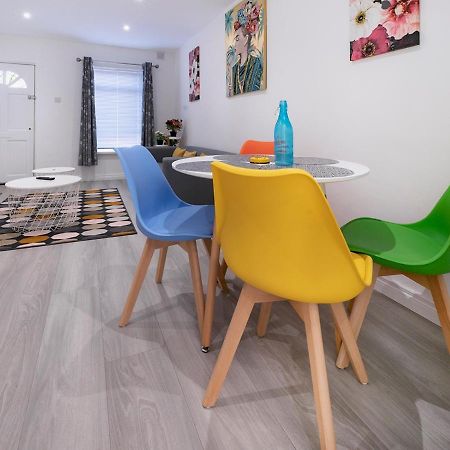 Pass The Keys - Bright & Airy 2Br 2Bath Apt In Perfect Location 벨파스트 외부 사진