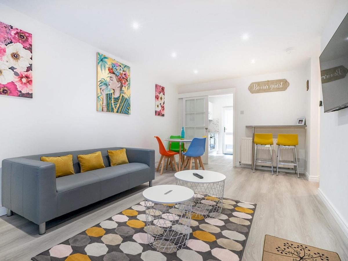 Pass The Keys - Bright & Airy 2Br 2Bath Apt In Perfect Location 벨파스트 외부 사진