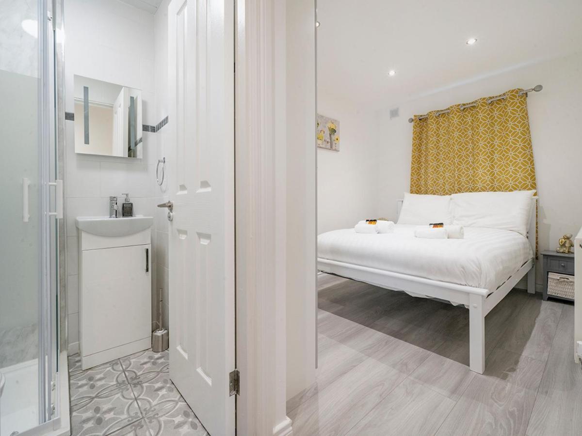 Pass The Keys - Bright & Airy 2Br 2Bath Apt In Perfect Location 벨파스트 외부 사진