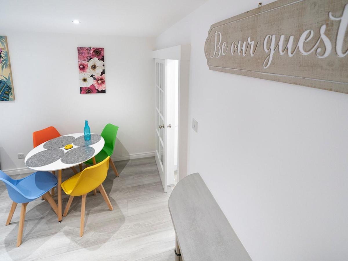 Pass The Keys - Bright & Airy 2Br 2Bath Apt In Perfect Location 벨파스트 외부 사진