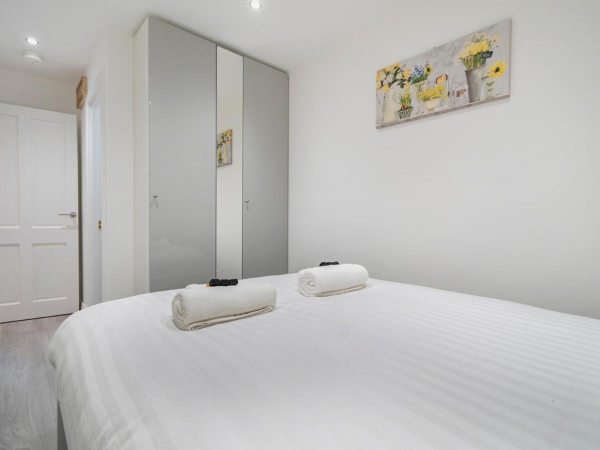 Pass The Keys - Bright & Airy 2Br 2Bath Apt In Perfect Location 벨파스트 외부 사진